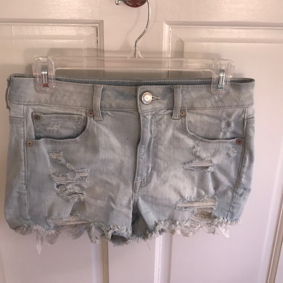 Hi Rise light wash shortie - Picture 1 of 3